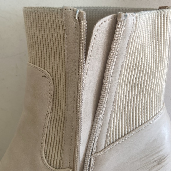 Dolce Vita cream faux leather boots side zip stack heel western  7 1/2 - Picture 14 of 16